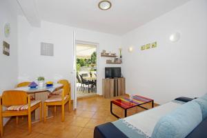 Kuhinja oz. manjša kuhinja v nastanitvi Apartments Silva