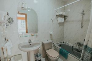 Łazienka w obiekcie Hotel A Veiga