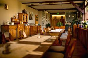 Restauracja lub miejsce do jedzenia w obiekcie Hotel Vineyard Inn - Szőlőskert
