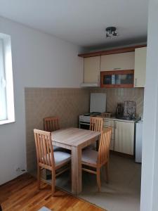 Η κουζίνα ή μικρή κουζίνα στο VILA DIVOTA