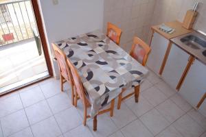 Fotografie z fotogalerie ubytování Two Bedroom Apartment in Tisno v destinaci Tisno
