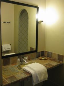 Foto dalla galleria di Hotel De La Gare ad Aix-les-Bains