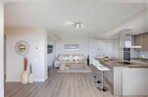 AMAZING DUPLEX NEXT TO THE BEACH IN MARBELLA, Marbella ...