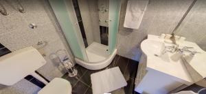 Koupelna v ubytování Apartmani Luja