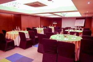 Konferenční prostory v ubytování Royal Orchid Golden Suites Pune