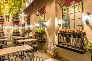 Ashley Sabang Jakarta餐厅或其他用餐的地方