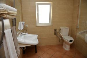 Koupelna v ubytování Hotel Rural Rocha da Gralheira