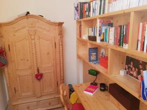 Knižnica v apartmáne