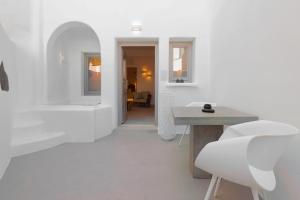 Foto dalla galleria di Eternity Suites Santorini a Firà