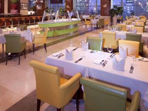 Restoran atau tempat lain untuk makan di La Cigale Hotel Managed by Accor
