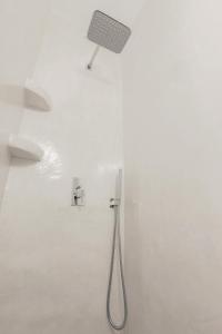 Bagno di Eternity Suites Santorini
