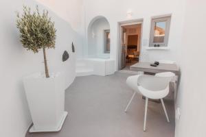 Area soggiorno di Eternity Suites Santorini