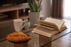 Knihovna v apartmánu