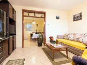 Μια τηλεόραση ή/και κέντρο ψυχαγωγίας στο Apartment Marija by Interhome