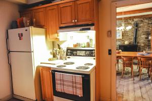 Gallery image of Le Clos des Brumes Chalet in Chateau Richer