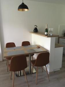 Kuchyňa alebo kuchynka v ubytovaní Rezidencia AMÉLIA - Apartmán SOFIA