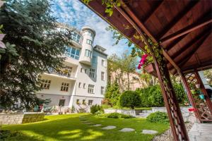 Vonkajšia záhrada v ubytovaní Hotel Arcus Garden