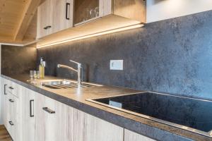 Kuchyňa alebo kuchynka v ubytovaní Apartment Rosmarin - Kuenhof