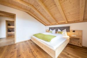Posteľ alebo postele v izbe v ubytovaní Apartment Rosmarin - Kuenhof