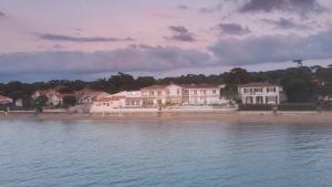 Beach Hotel - Le Grand Chalet