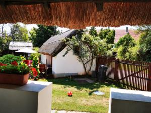 A garden outside Country house Balaton