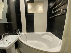 Gallery image of Spacious 1-bedroom near Most City Center in Dnipro