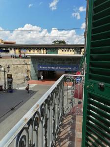 Balkón alebo terasa v ubytovaní Palazzo Guasti Appartamento Il balcone