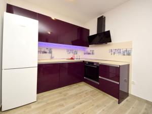 Kuchyň nebo kuchyňský kout v ubytování Apartment Marin by Interhome
