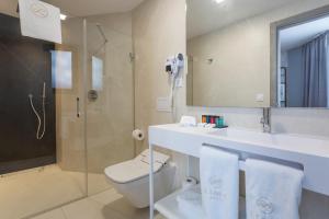 Kúpeľňa v ubytovaní Hotel Lima - Adults Recommended