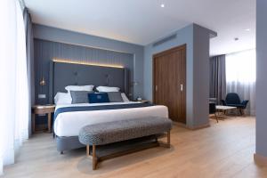 Posteľ alebo postele v izbe v ubytovaní Hotel Lima - Adults Recommended