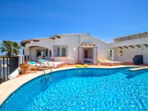 The swimming pool at or close to Villa Villa Hermosa Vista by Interhome