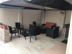 Adis Hotels Ibadan的休息区