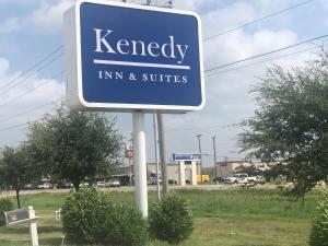 Certifikát, hodnocení, plakát nebo jiný dokument vystavený v ubytování Kenedy Inn and Suites