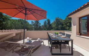Balkón nebo terasa v ubytování JUST RENOVATED stylish 2 bedrooms apartment only a few steps from the beach!
