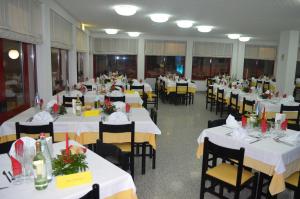 Restaurace v ubytování Hotel Palmarosa + 37 fotografií