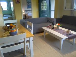 A seating area at Casa memories