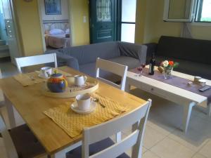 A seating area at Casa memories