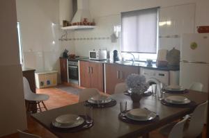 Köök või kööginurk majutusasutuses Cantinho do Sol