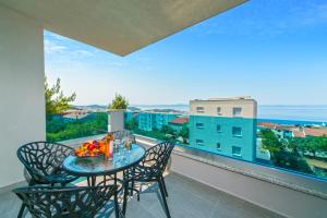 Balkón alebo terasa v ubytovaní Apartman Blue Paradise