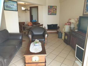 Posezení v ubytování Apartemen Marbella anyer tower sadewa lt 5 view kolam renang & laut