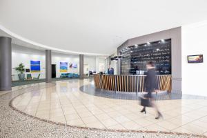 Fuajee või vastuvõtt majutusasutuses Mantra Mooloolaba Beach