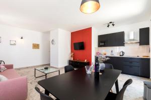 Kuchyň nebo kuchyňský kout v ubytování Apartment Medea, St. Martin