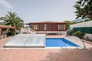 Bazén v ubytování Casa Rural con piscina nebo v jeho okolí
