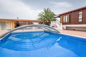 Bazén v ubytování Casa Rural con piscina nebo v jeho okolí
