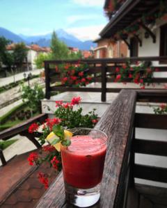 Afbeelding uit fotogalerij van Guest House Dzhangal in Bansko +39 foto's