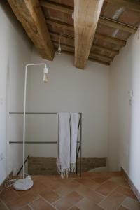 Koupelna v ubytování Borgo Loretello + 37 fotografií