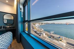 Nespecifikovaný výhled na moře nebo výhled na moře při pohledu z hotelu