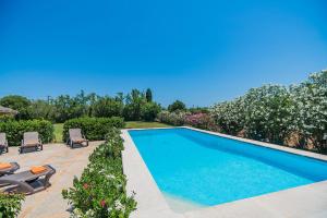 The swimming pool at or close to Ferragut