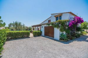 A garden outside Ferragut
