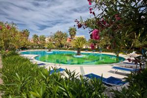 Swimmingpoolen hos eller tæt på Porto Ottiolu Residence